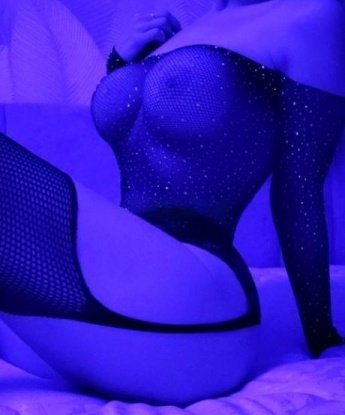 Я опытная и страстная девушка, готовая погрузить тебя в мир наслаждения и удовольствия. 🌹
Мы можем провести вместе незабываемое время, где ты сможешь испытать все свои фантазии. Я предлагаю широкий спектр услуг, которые подойдут для тебя. 💫
Я хочу, чтобы ты почувствовал себя особенным. Мы можем поговорить, выпить бокал вина или сорваться в вихре страсти. Я открыта для экспериментов и всегда готова подарить тебе удовольствие. 🔥
У меня есть фотографии, которые прикреплены ниже, чтобы ты смог оценить мою красоту и изящность. 💋 Все отзывы, оставленные моими предыдущими партнерами, идеально отражают мое профессионализм и умение доставить настоящее удовольствие. 🌟
Так что не медли, дорогой, и дай себе возможность окунуться в мир наслаждения и страсти вместе со мной. Я жду твоего звонка! ☎️🔞 София